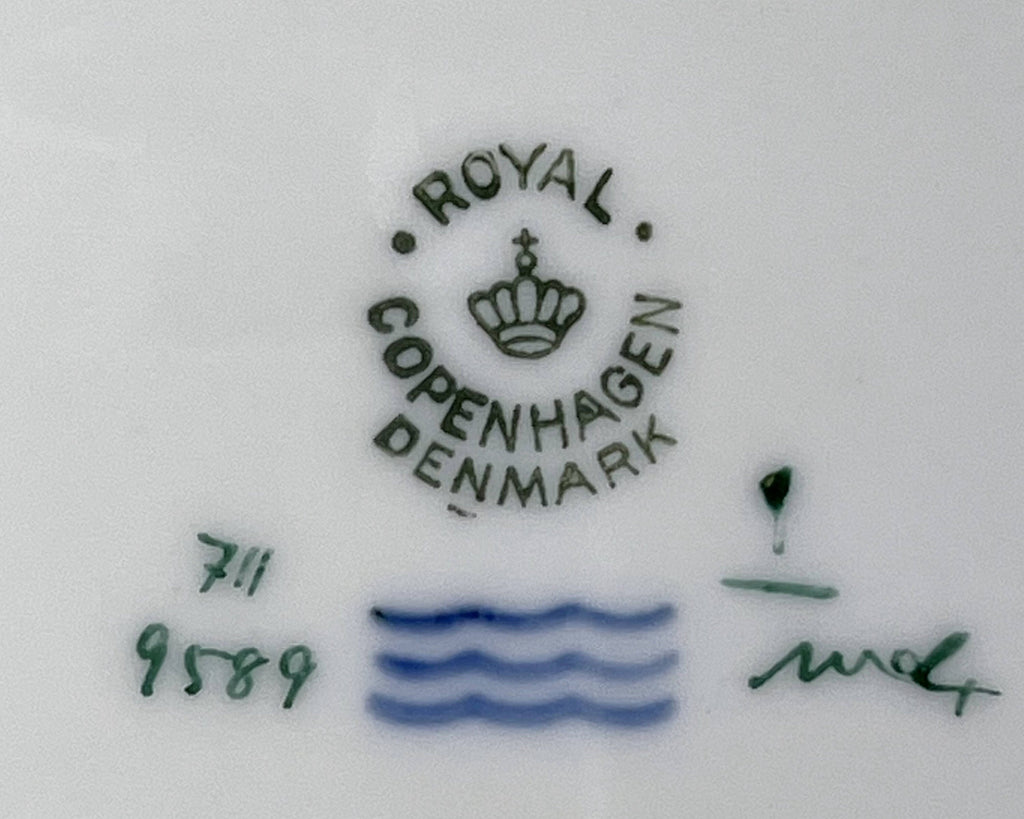 Vintage 1958 Royal Copenhagen Porcelain Brown Iris Luncheon Plate 8 5/8 - Poppy's Vintage Clothing