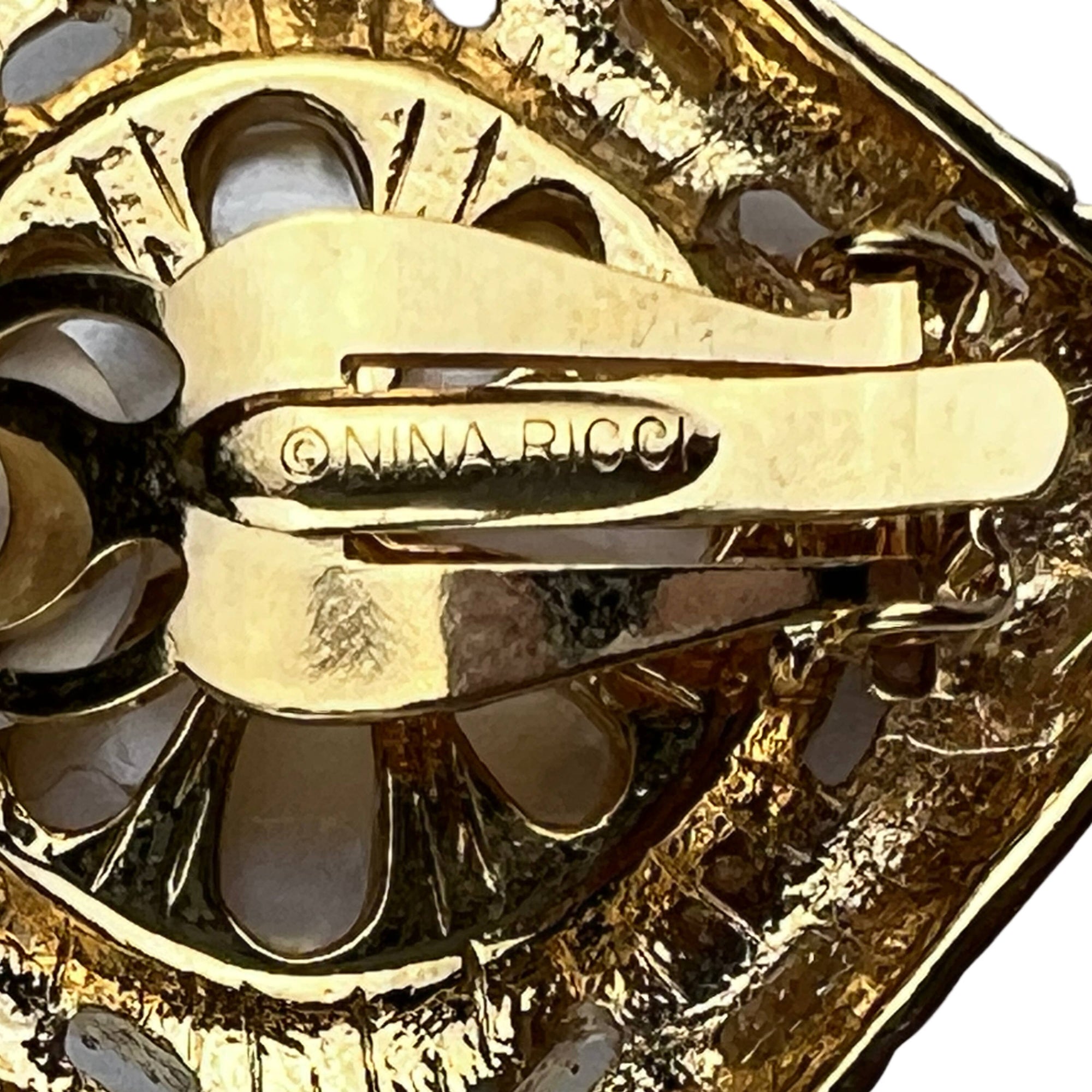 Vintage Nina Ricci Pearl Earrings Clip-on Gold Plated - Poppy's Vintage Clothing