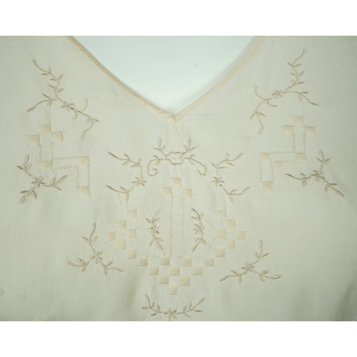 Vintage 1920s Embroidered Silk Chemise Pyjama Top Blouse Size S M - Poppy's Vintage Clothing