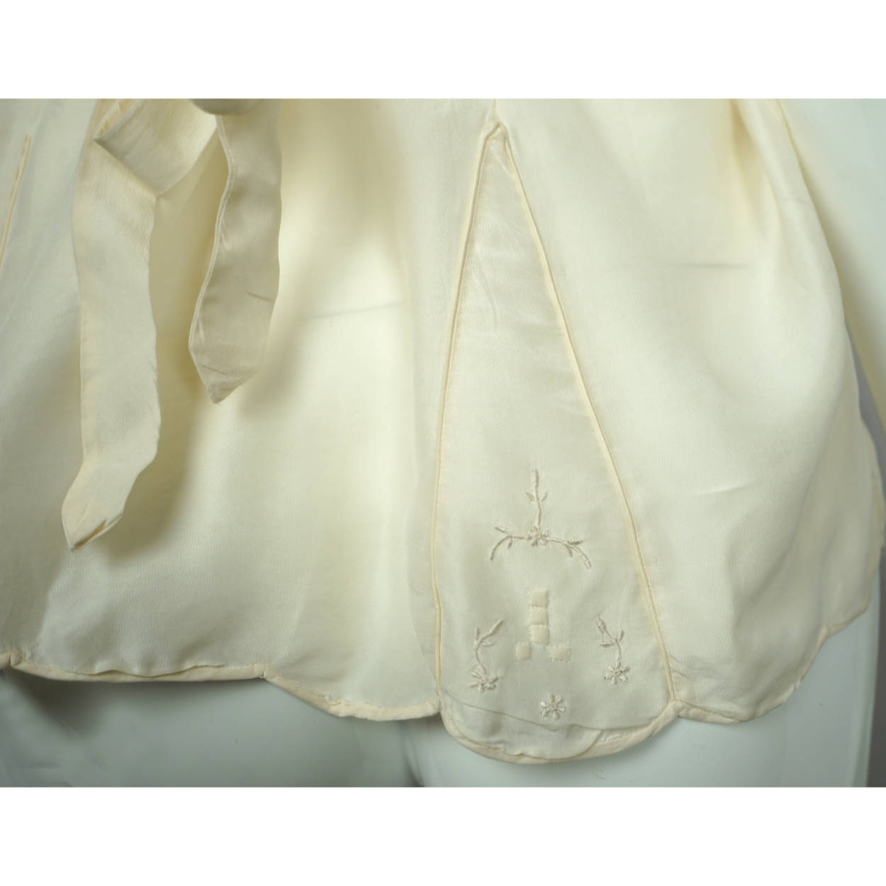 Vintage 1920s Embroidered Silk Chemise Pyjama Top Blouse Size S M - Poppy's Vintage Clothing