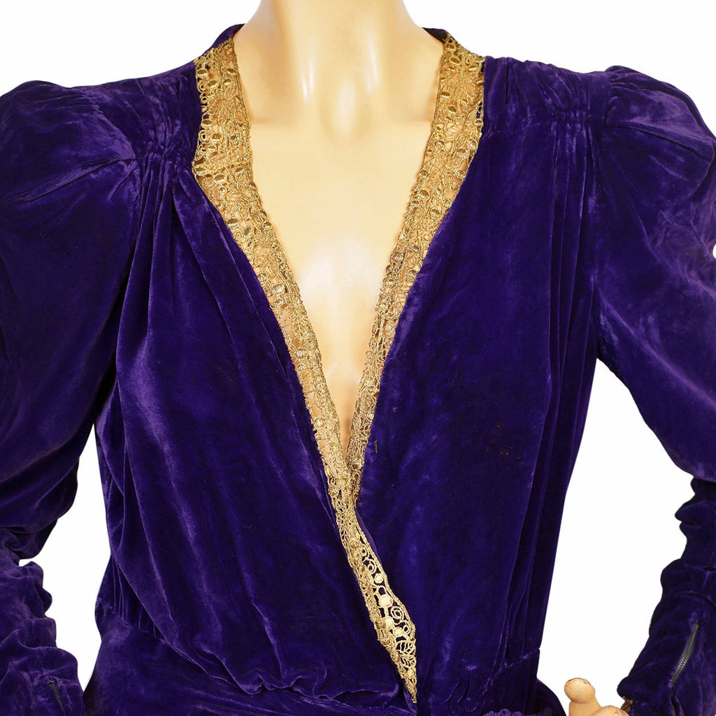 Vintage 1930s Purple Velvet Robe Lounging Dressing Gown Ladies Size Me Poppy's Vintage Clothing Vintage 1930s Purple Velvet Robe Lounging Dressing Gown Ladies Size Me Poppy's Vintage Clothing