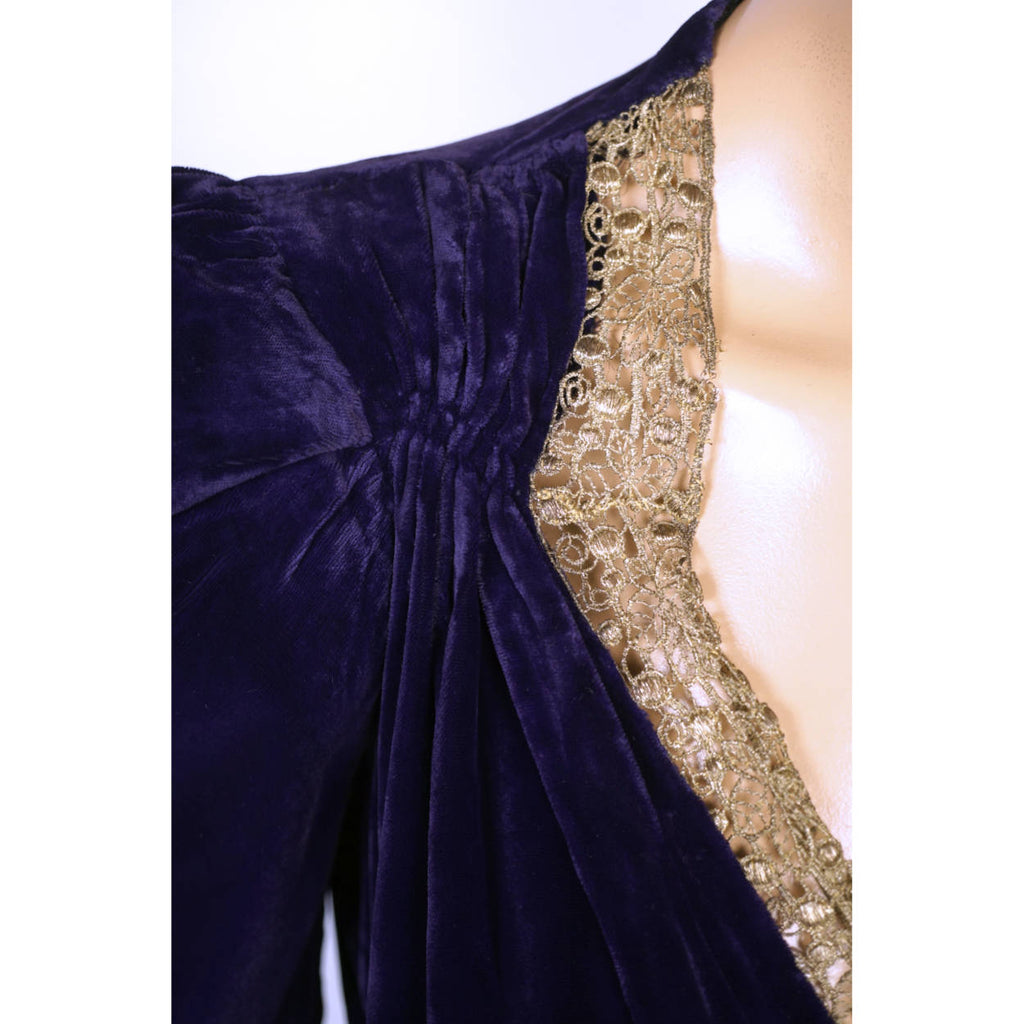 Vintage 1930s Purple Velvet Robe Lounging Dressing Gown Ladies Size Me Poppy's Vintage Clothing Vintage 1930s Purple Velvet Robe Lounging Dressing Gown Ladies Size Me Poppy's Vintage Clothing