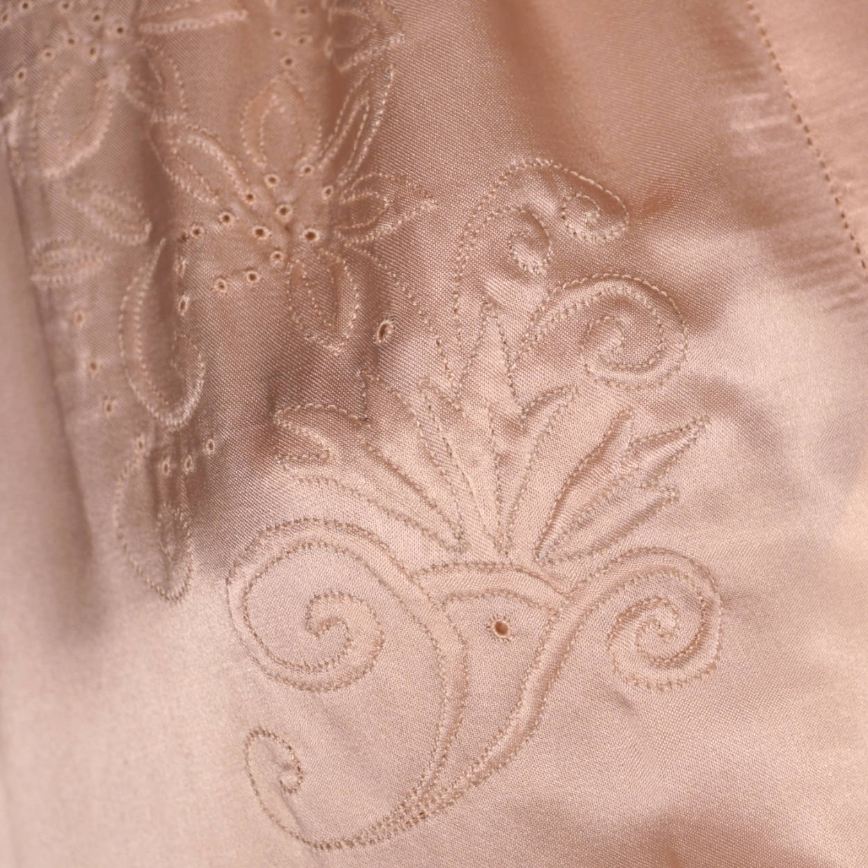 Vintage 1940s Silk Nightgown Pink Nightie w Embroidered Flowers Size M L - Poppy's Vintage Clothing