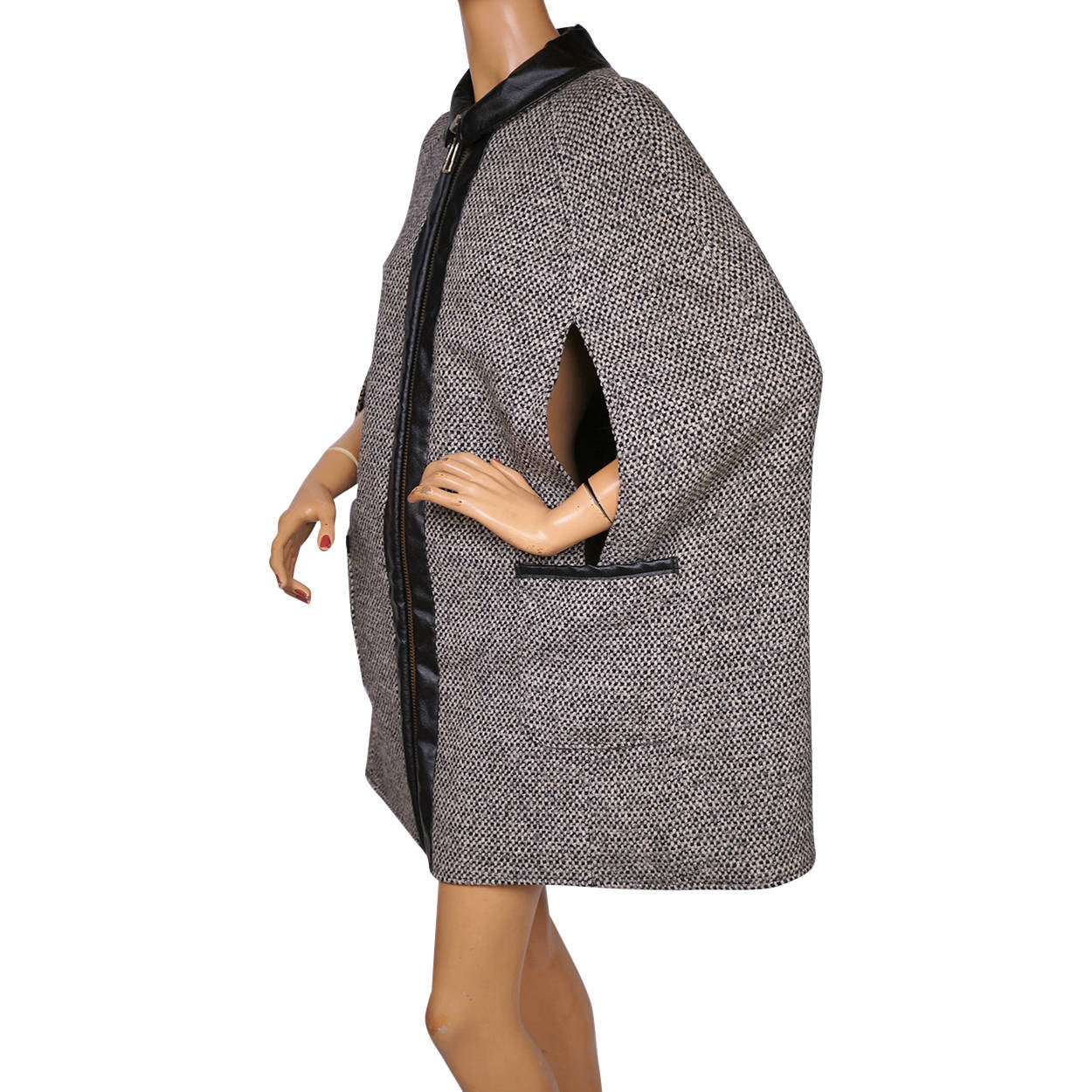 Vintage 1960s Mod Tweed Wool Cape Saks Fifth Avenue Ladies Size S M - Poppy's Vintage Clothing