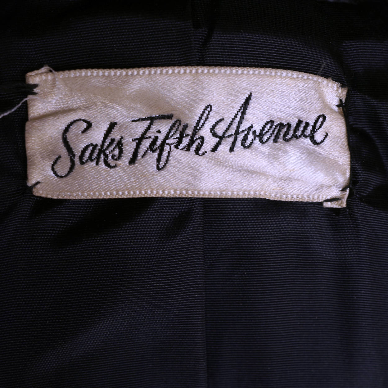 Vintage 1960s Mod Tweed Wool Cape Saks Fifth Avenue Ladies Size S M - Poppy's Vintage Clothing