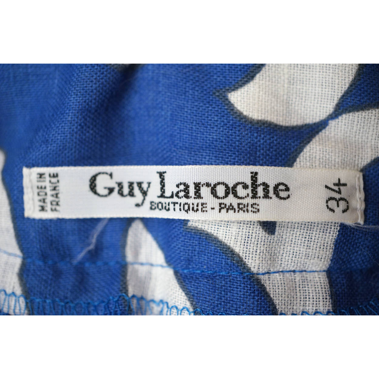 Vintage 1970s Guy Laroche Top Blue & White Print Cotton Linen Size Small 4 - Poppy's Vintage Clothing