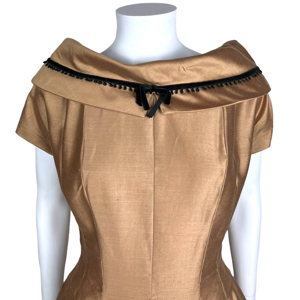 Vintage 1950s Dress Cotton w Bateau Neckline Collar Size M