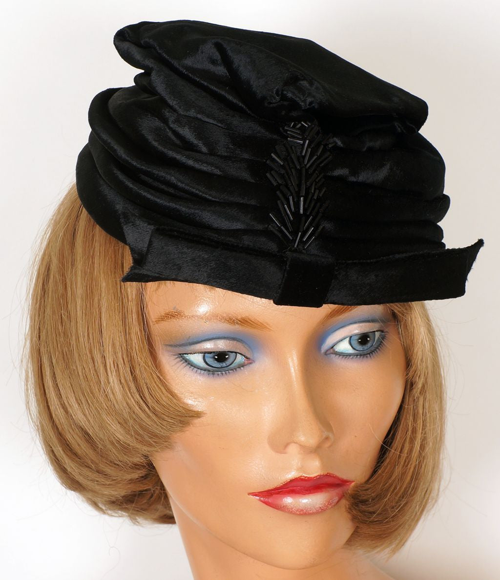 Vintage 1950s Black Panne Velvet Hat Amy New York  S / M - Poppy's Vintage Clothing
