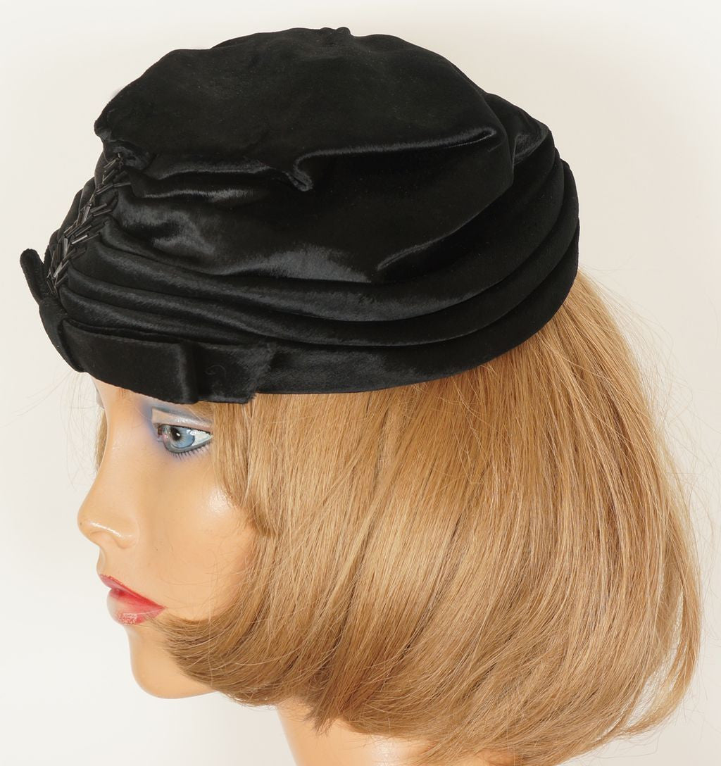 Vintage 1950s Black Panne Velvet Hat Amy New York  S / M - Poppy's Vintage Clothing