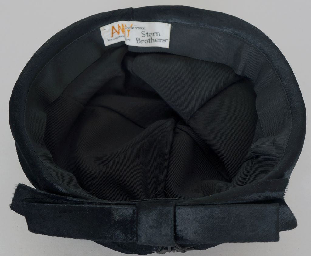 Vintage 1950s Black Panne Velvet Hat Amy New York  S / M - Poppy's Vintage Clothing