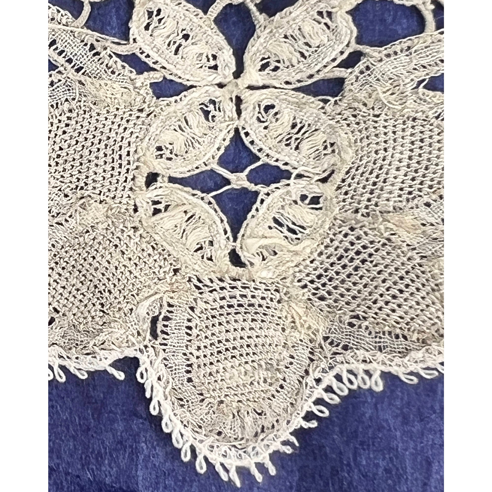 Antique Lace Collar Belgian Point Duchesse or Rosaline