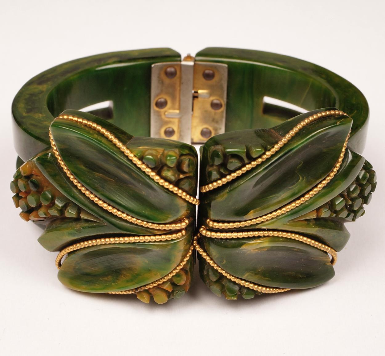 Vintage 1930s Carved Bakelite Clamper Bracelet - Creamed Spinach - Chunky w Gold Accent - Poppy's Vintage Clothing