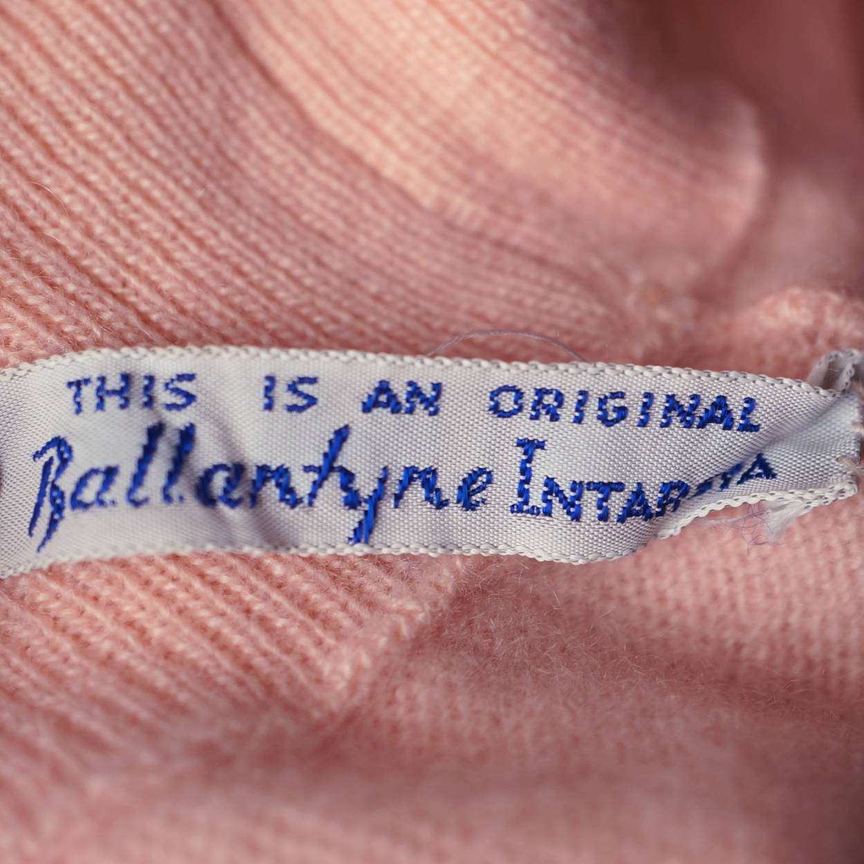 Vintage 1960s Ballantyne Scottish Cashmere Intarsia Sweater Pink Poppies Sz M 36 - Poppy's Vintage Clothing