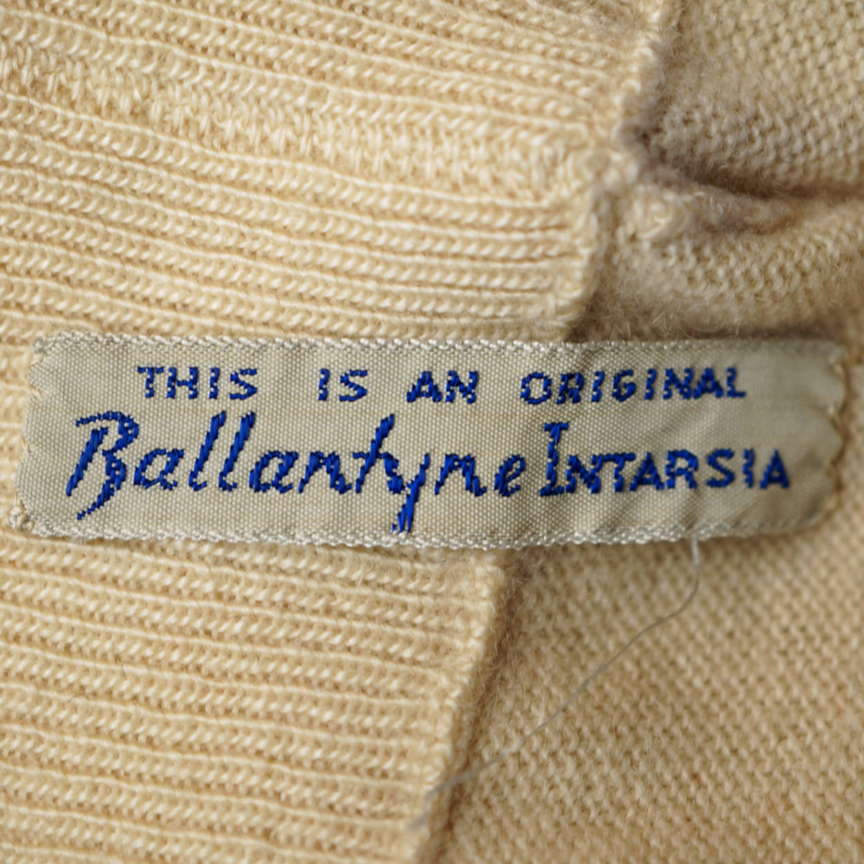 Vintage 1960s Ballantyne Scottish Cashmere Intarsia Sweater Beige Size M 36 - Poppy's Vintage Clothing