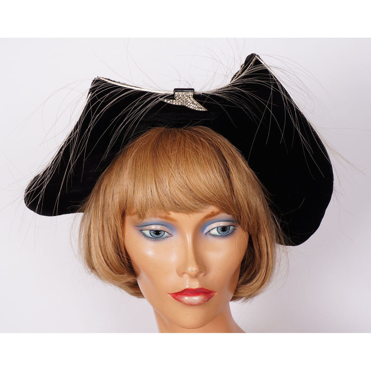 Vintage Batwing Brim Short Back Sailor Hat Black Felt 1940s Ladies Size S M - Poppy's Vintage Clothing