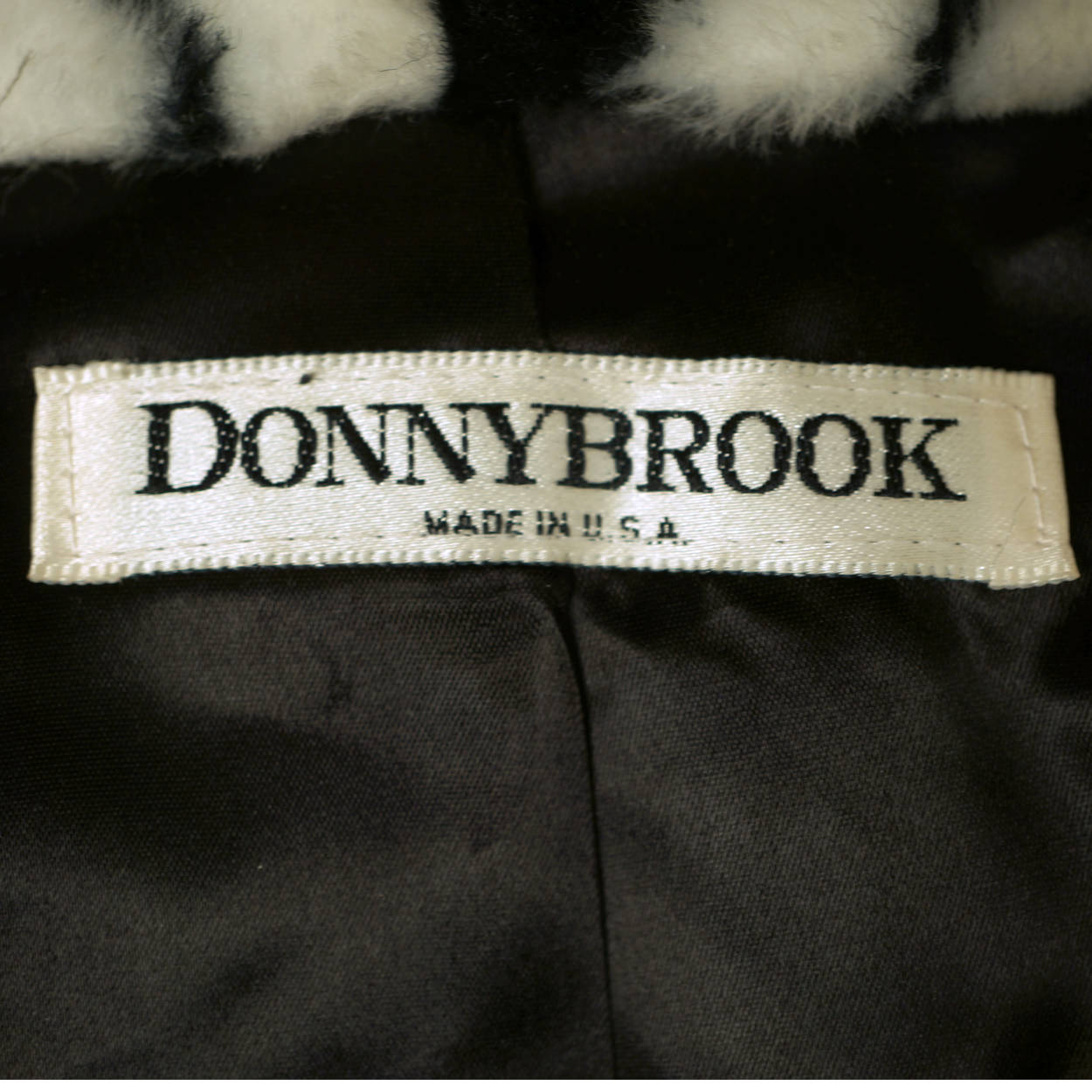 Vintage 1980s Donnybrook Faces Faux Fur Coat Flapper Girls Acrylic Pile Novelty Print - Poppy's Vintage Clothing