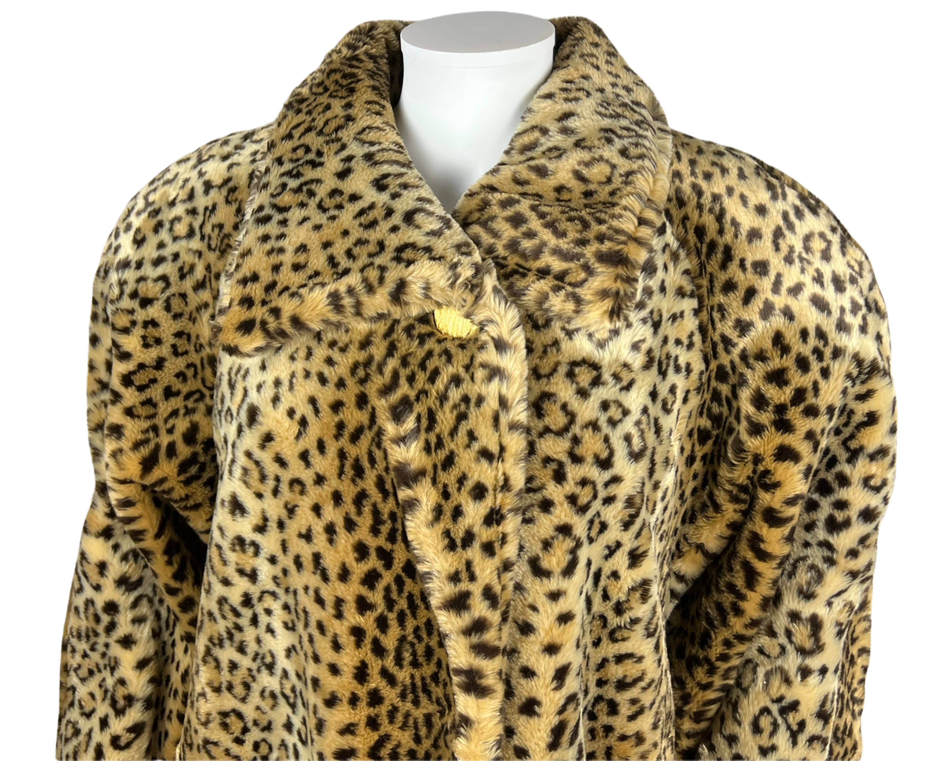 Vintage 1980s Ladies Donnybrook Faux Fur Coat Leopard Print