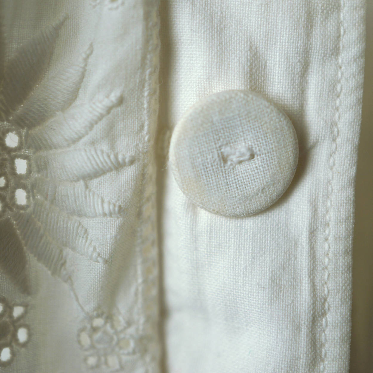 Antique Victorian Combing Jacket Blouse White Cotton Size M - Poppy's Vintage Clothing