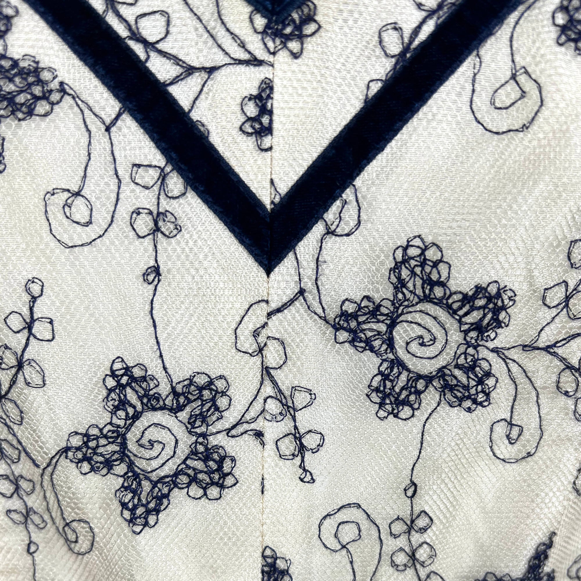 Vintage 1950s Tulle Dress w Embroidered Netting Size M