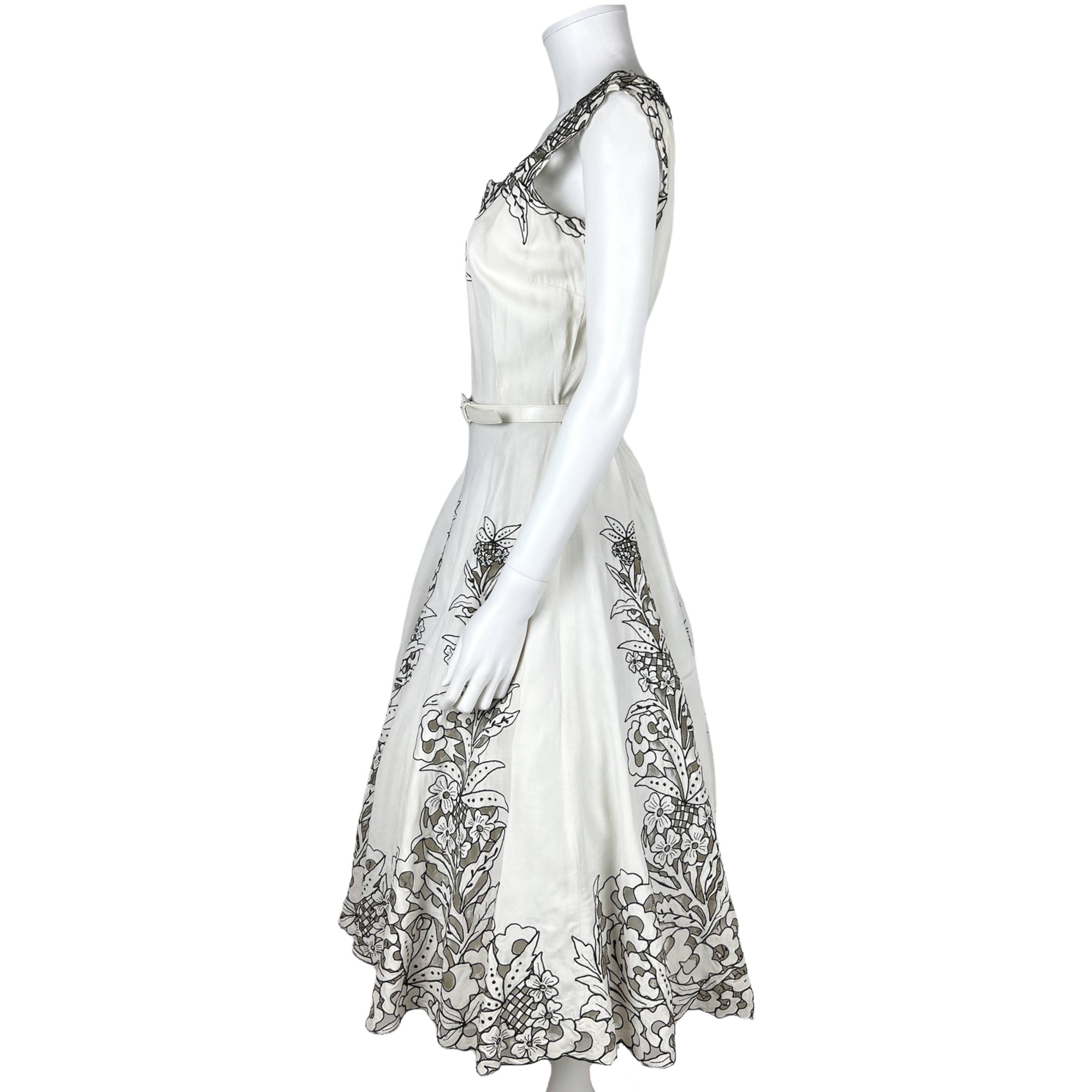 Vintage 1950s Dress White with Black Outlined Cutwork Size M