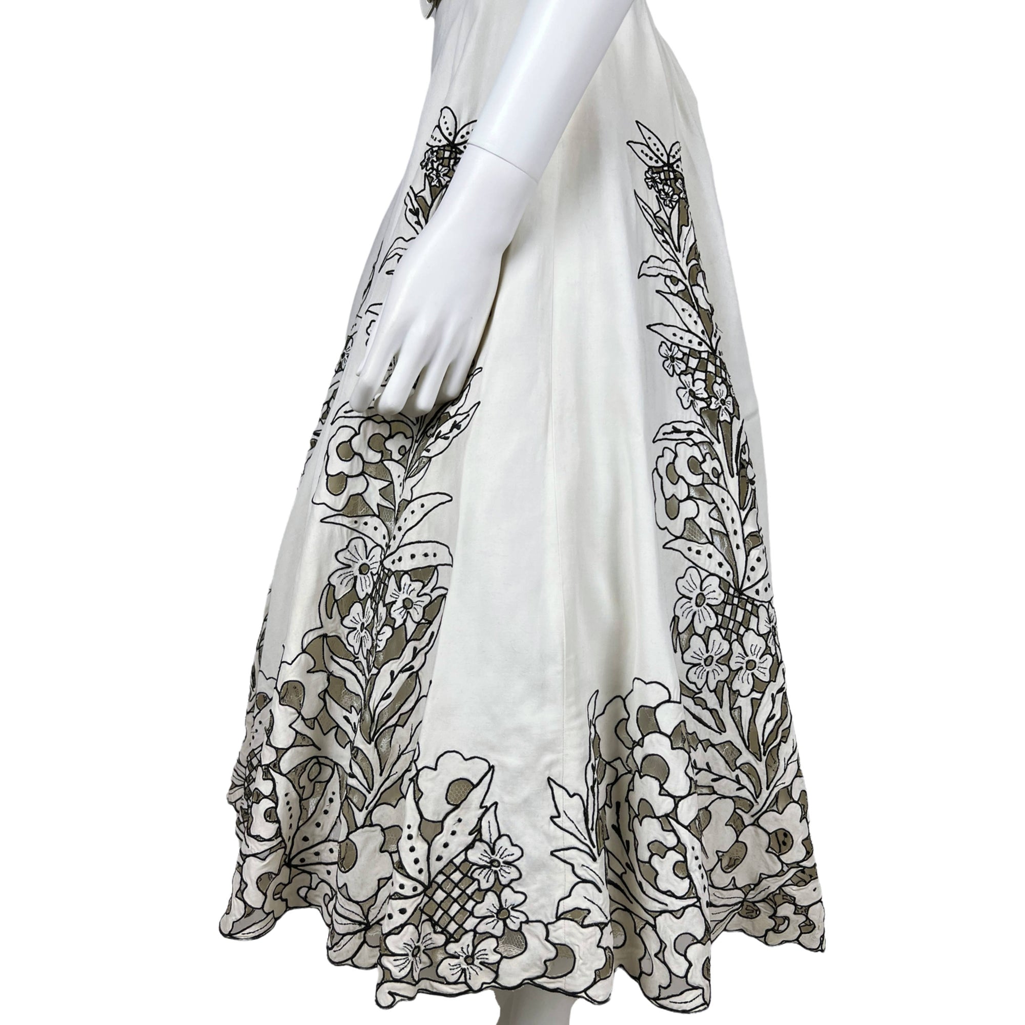 Vintage 1950s Dress White with Black Outlined Cutwork Size M