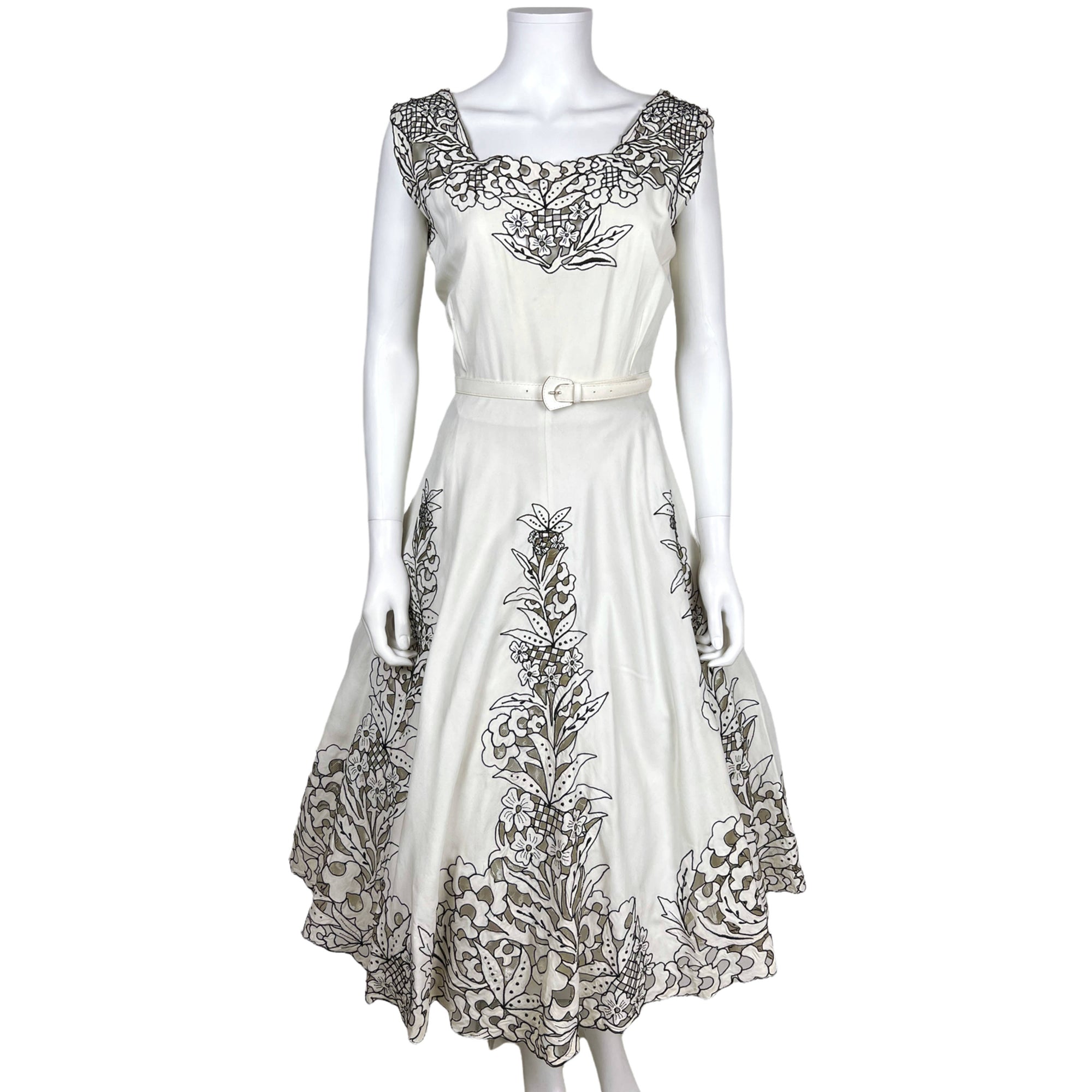 Vintage 1950s Dress White with Black Outlined Cutwork Size M
