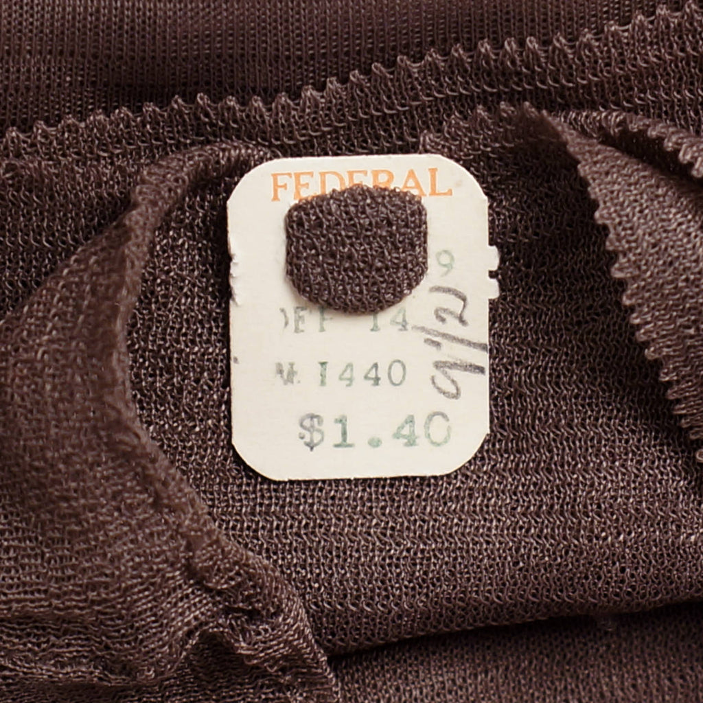 Vintage 1940s Taupe Nylon Stockings Seamed Cuban Heel Gotham Gold Stripe 9.5x34 - Poppy's Vintage Clothing