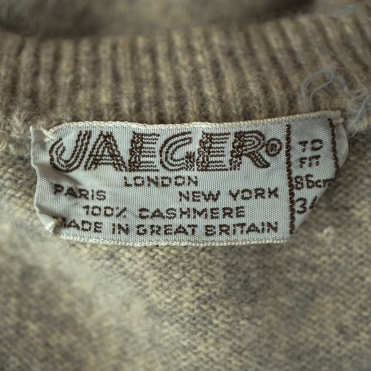 Vintage 1970s Jaeger British Cashmere Sweater Vest Argyle Pattern Ladies M - Poppy's Vintage Clothing