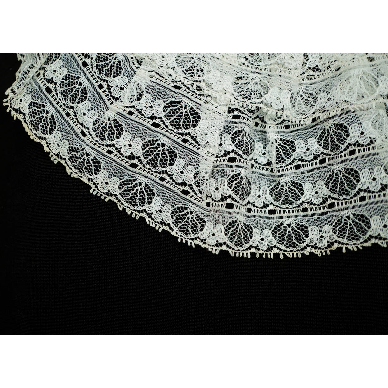 Vintage 1960s White Lace Jabot Frilly Collar Flounced Neck Bib - Poppy's Vintage Clothing