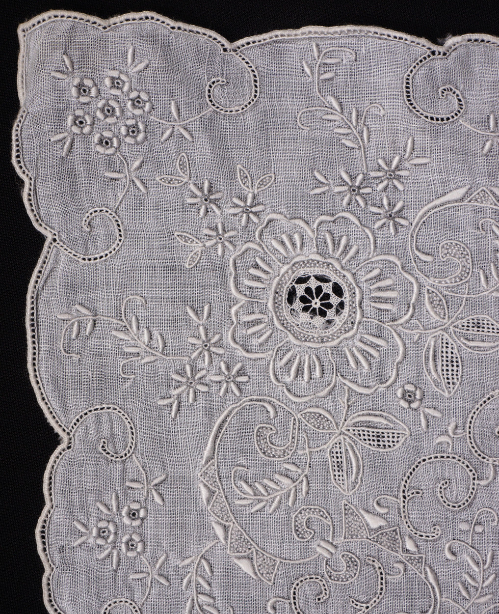 Vintage Madeira Embroidery Bridal Handkerchief Linen Hankie with Lace Insetting and Pullwork - Poppy's Vintage Clothing