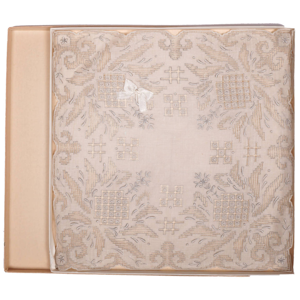 Vintage Bridal Handkerchief Embroidered Linen Wedding Hankie with Pull Work - Poppy's Vintage Clothing