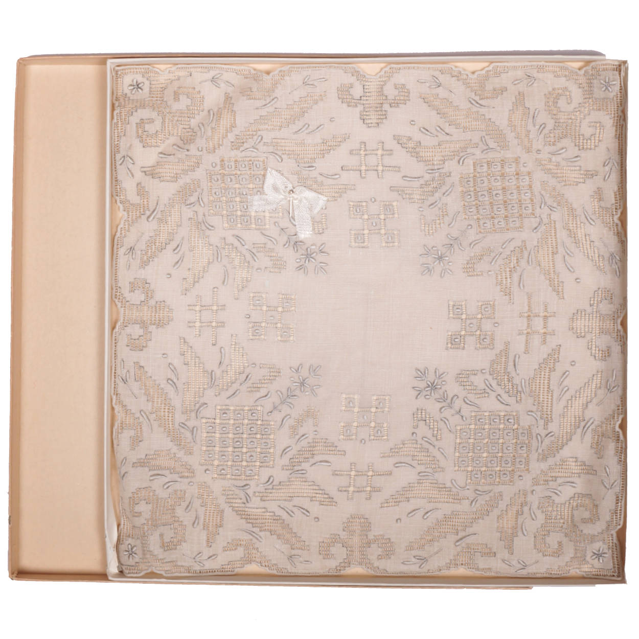 Vintage Bridal Handkerchief Embroidered Linen Wedding Hankie with Pull Work - Poppy's Vintage Clothing