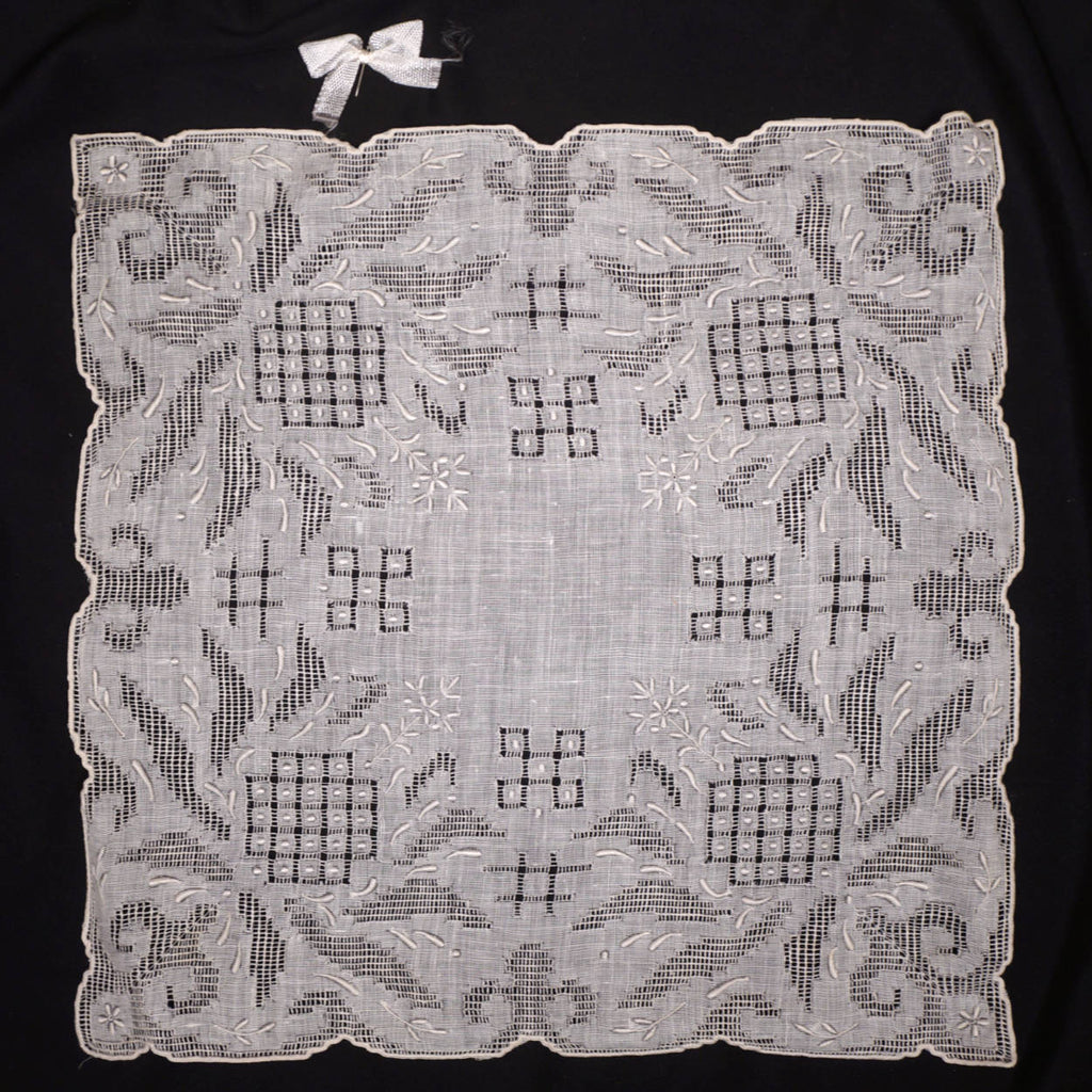 Vintage Bridal Handkerchief Embroidered Linen Wedding Hankie with Pull Work - Poppy's Vintage Clothing