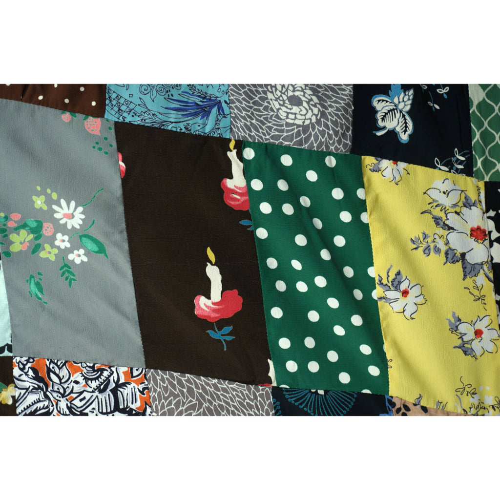 Vintage Quilt Top 1930s 40s Printed Rayon Dress Fabric 198 Pieces 62” x 75” - Poppy's Vintage Clothing