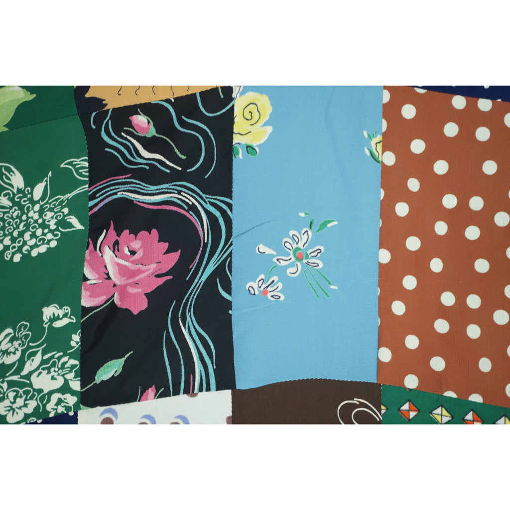 Vintage Quilt Top 1930s 40s Printed Rayon Dress Fabric 198 Pieces 62” x 75” - Poppy's Vintage Clothing