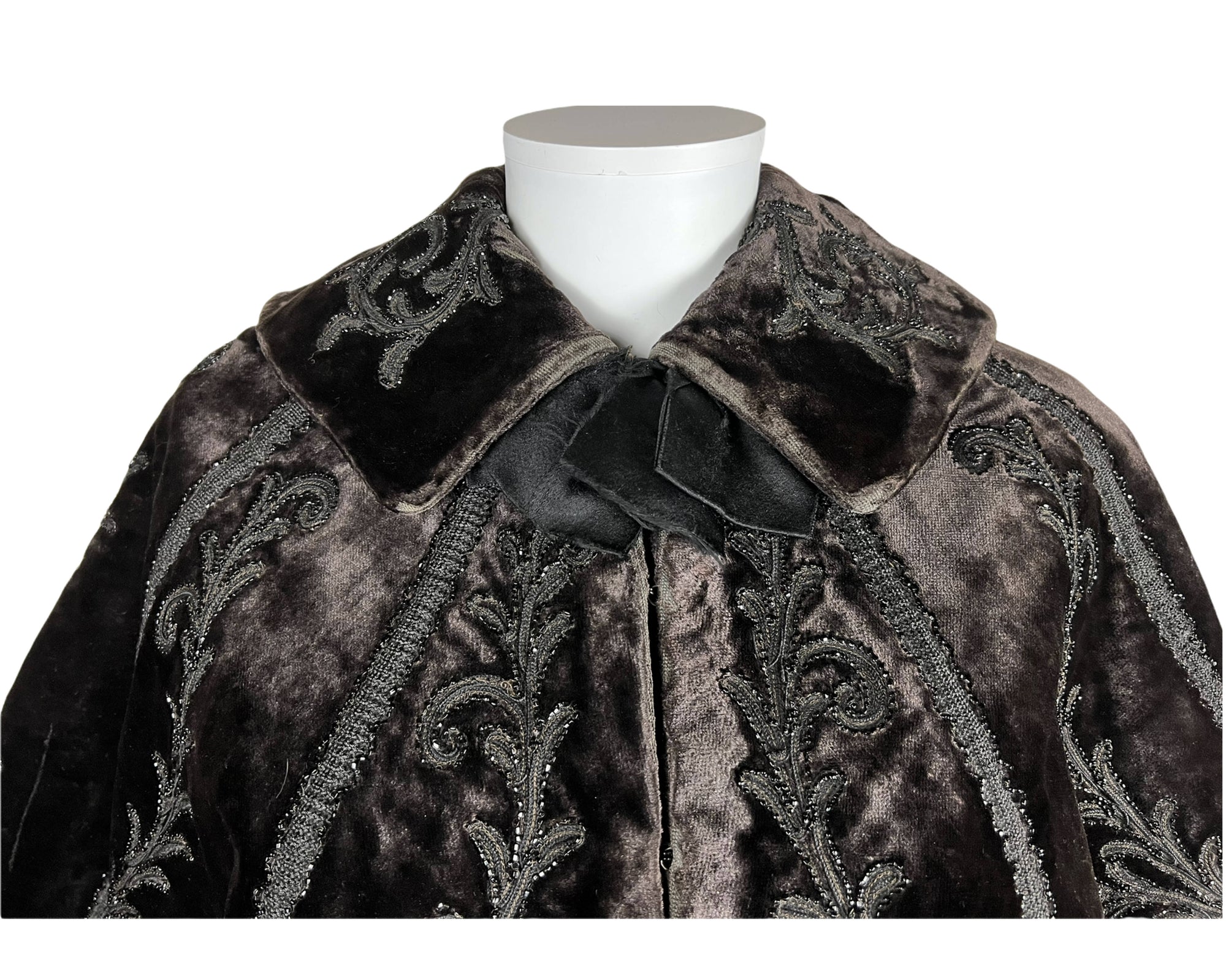 Antique Victorian Mantle Jet Beaded Black Velvet Short Cape