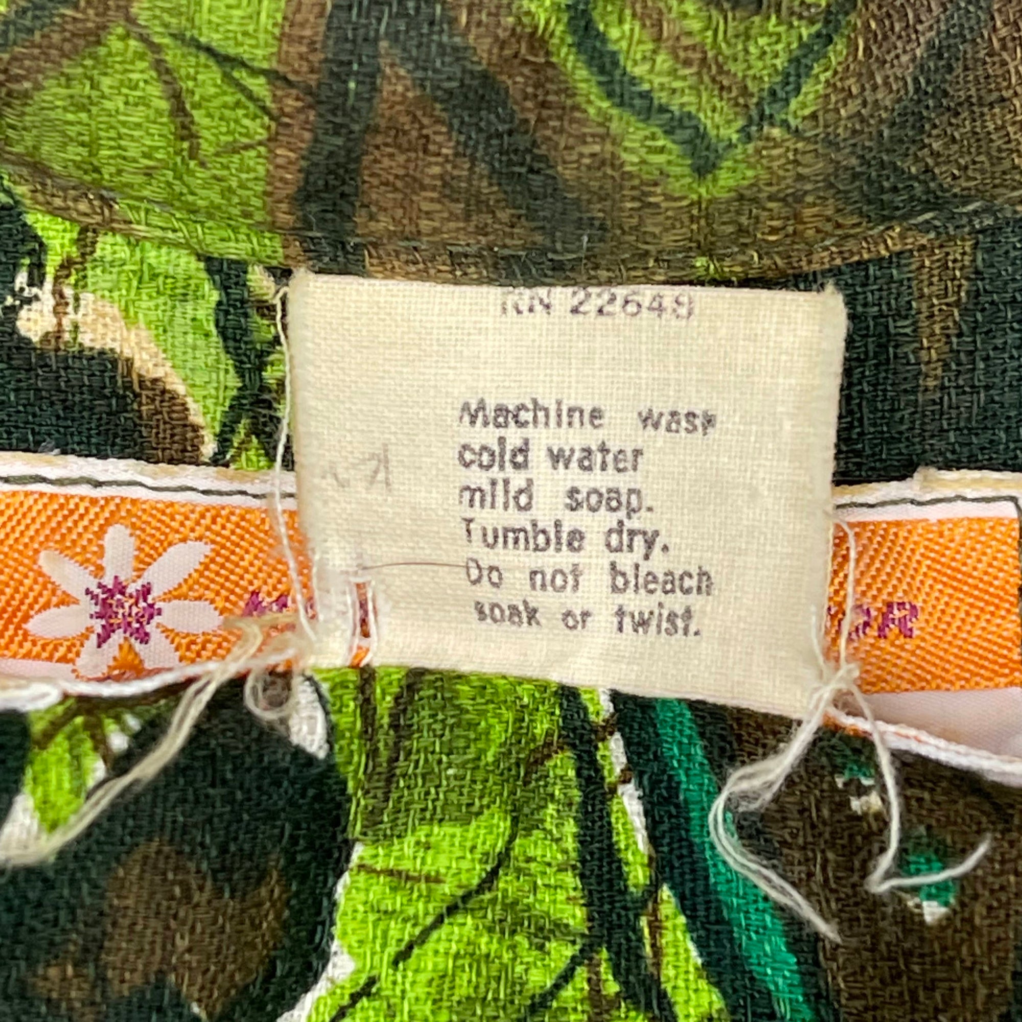 1970s Vintage Hawaiian Shirt Lauhala Honolulu Waltah Clarke