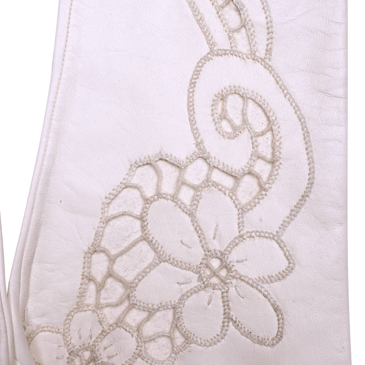 Vintage NOS Ladies White Leather Cutwork Gloves Unused Size 6.5 - Poppy's Vintage Clothing